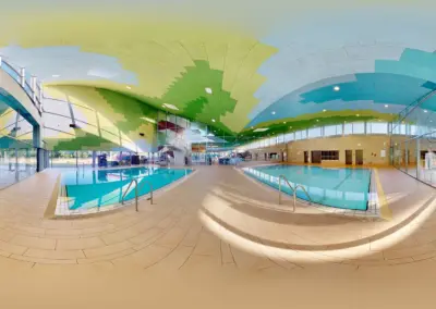 360° Rundgang in einem Schwimmbad